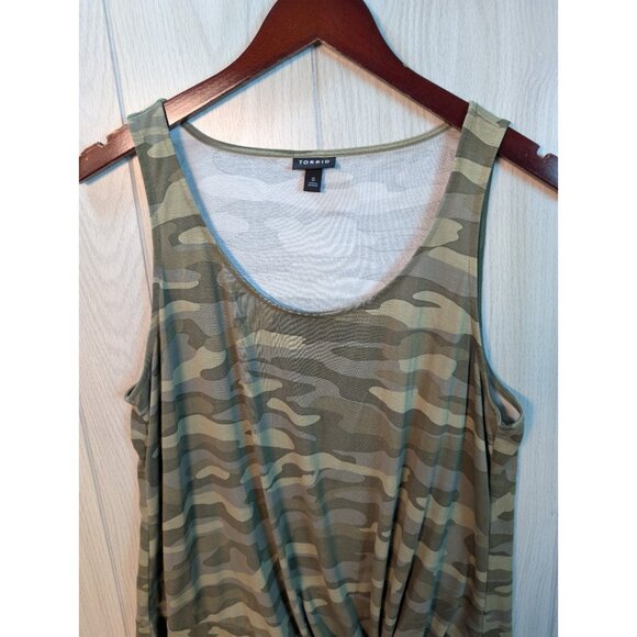 Torrid 0X Large Camo Lightweight Causal Knot At Hem Sleeveless Tank Top Green - Picture 2 of 6